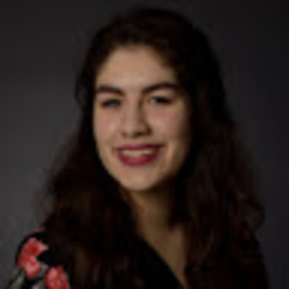 Meet your Posher, Cristina - Picture 1 of 1